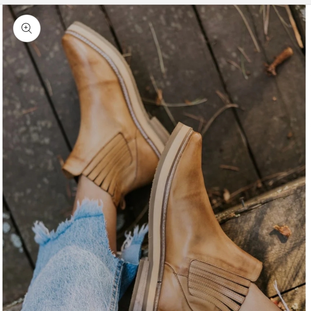 NWT ROOLEE Leather Prince Booties